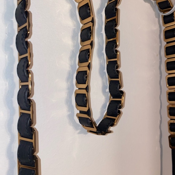 ♥️🥰100% Authentic Tory Burch Black Leather Crossbody Bag - Picture 13 of 14